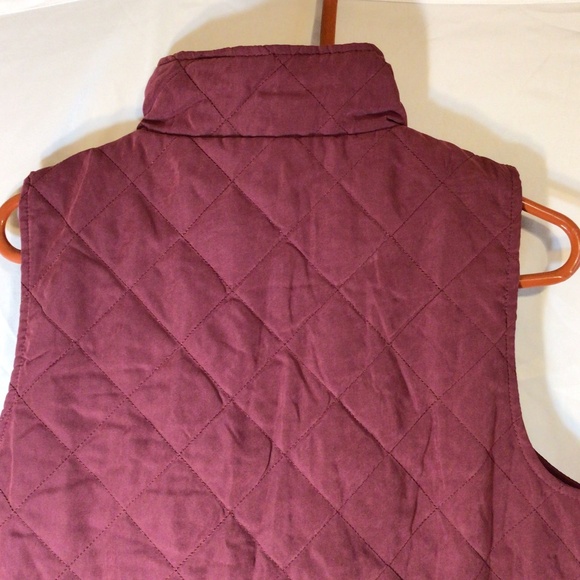 Umgee women’s size small quilted vest maroon - Picture 7 of 9